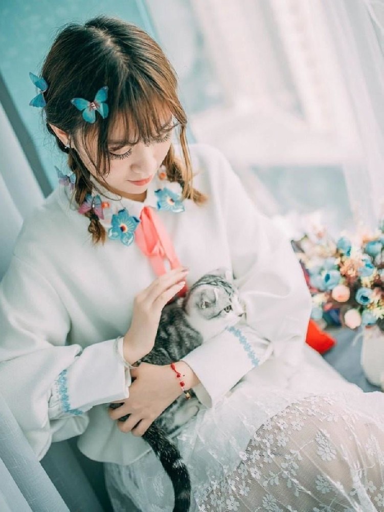 三亞陪玩妹子表演模特邰雅楓小姐姐-美文