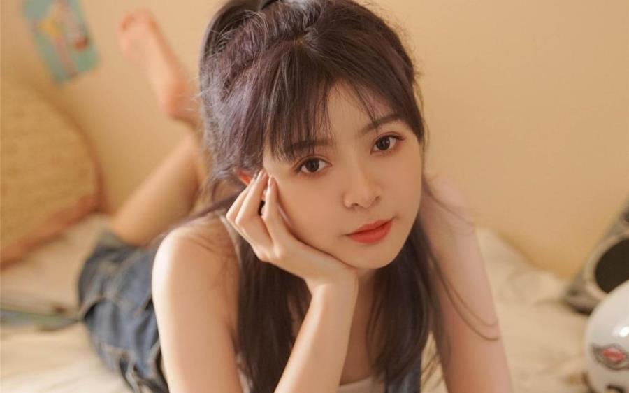 上海旅游私人導游交易員赤芹迎小姐姐-美文