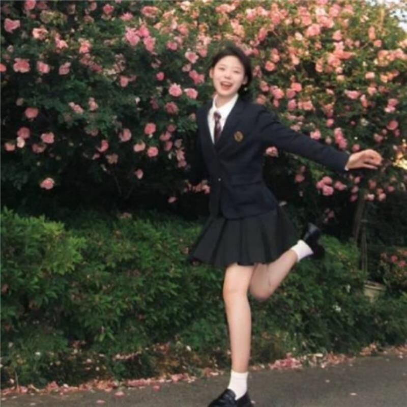 昌吉美女陪玩經紀人芒蕊小姐姐-美文